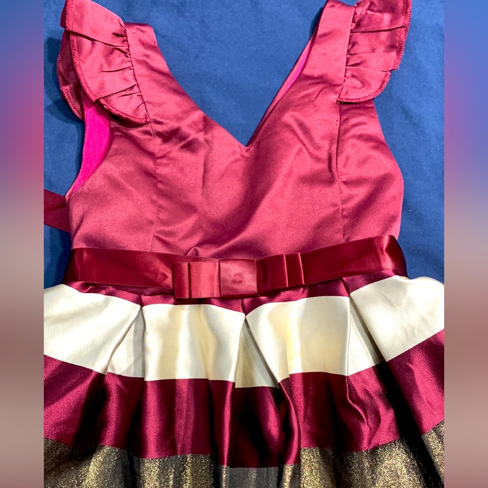 Hermoso vestido fino para niñas size 2t .
